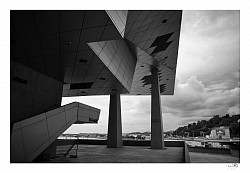 Pieds musée des confluences. Lyon. Architecture